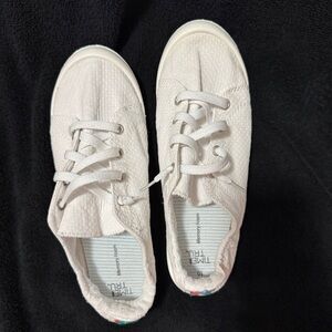 Time and Tru Women's White Scrunch-back Casual Sneakers